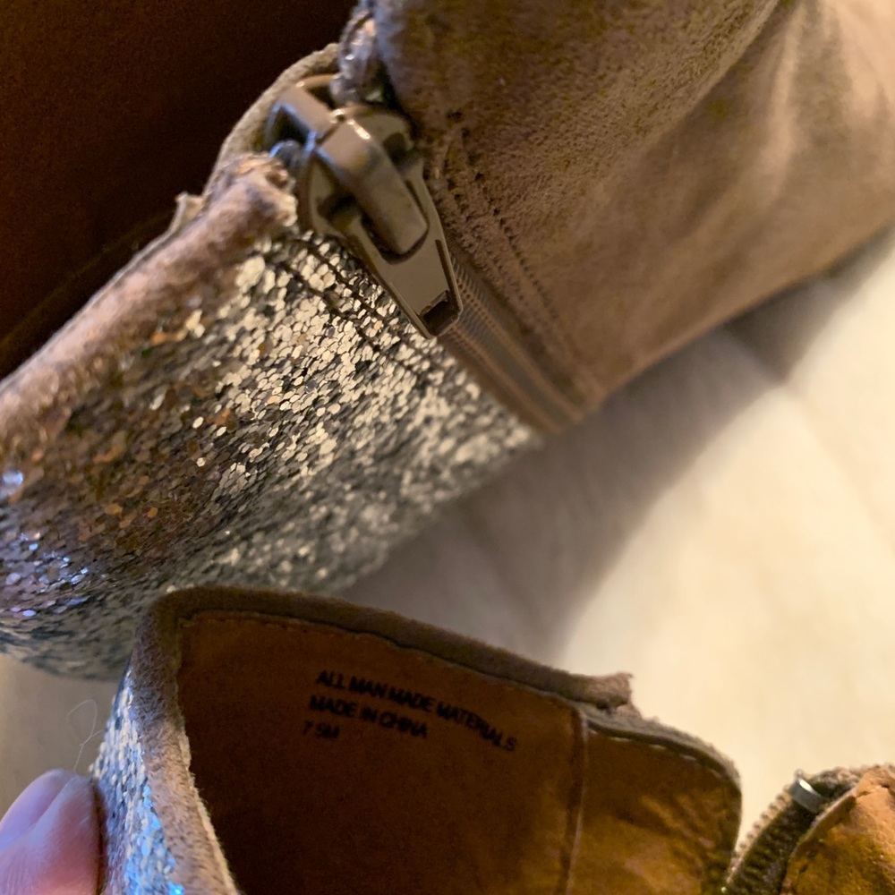 Kelso Dagger booties with sparkles - Picture 5 of 6